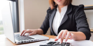 Czy warto korzystać z outsourcingu księgowego