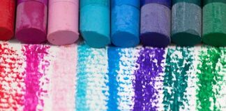 Jakie cechy barw wyróżniamy?